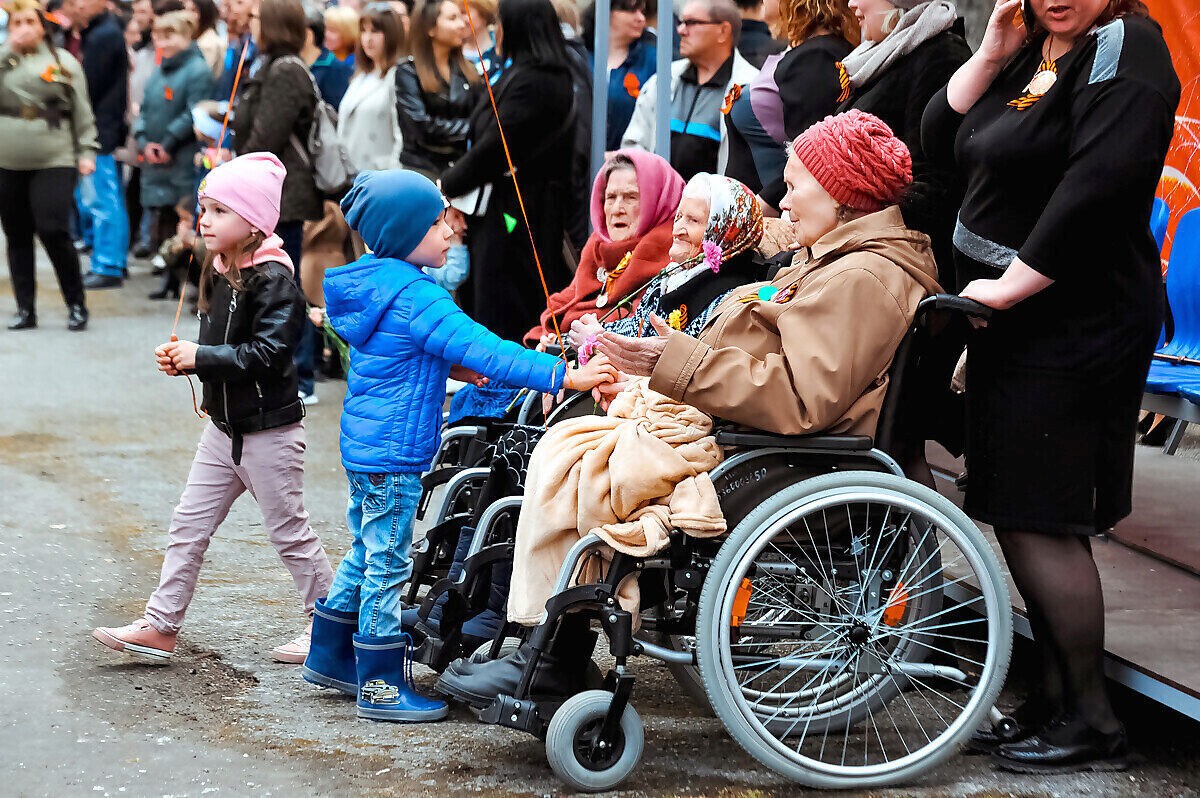 Празднование Дня Победы — Владимир Семенов